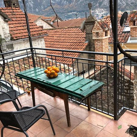 Chic & Stylish With Seaview-Terrace - Kotor Indah Apartment ภายนอก รูปภาพ