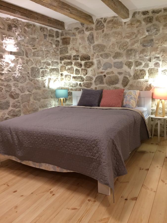 Chic & Stylish With Seaview-Terrace - Kotor Indah Apartment ภายนอก รูปภาพ
