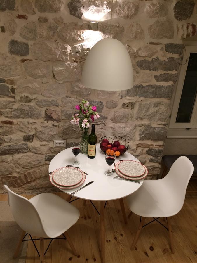 Chic & Stylish With Seaview-Terrace - Kotor Indah Apartment ภายนอก รูปภาพ